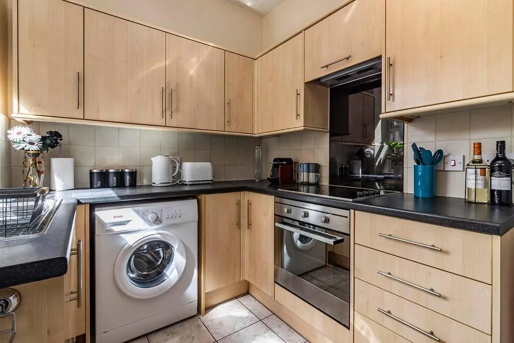 Traditional Quiet Townhouse With Two Bedrooms And Private Garden Great For Airport Crew And Professionals Long Eaton 0*,