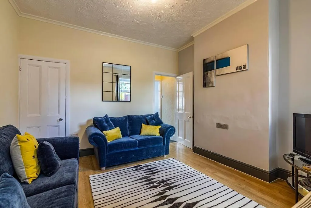 Traditional Quiet Townhouse With Two Bedrooms And Private Garden Great For Airport Crew And Professionals Long Eaton 0*,