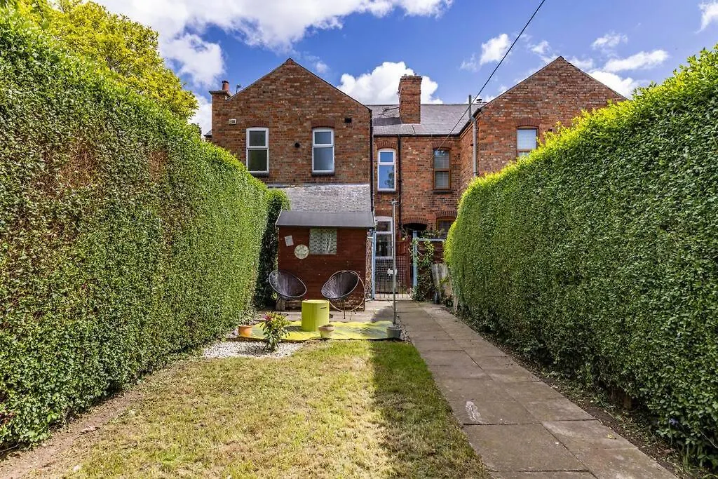 Traditional Quiet Townhouse With Two Bedrooms And Private Garden Great For Airport Crew And Professionals Long Eaton