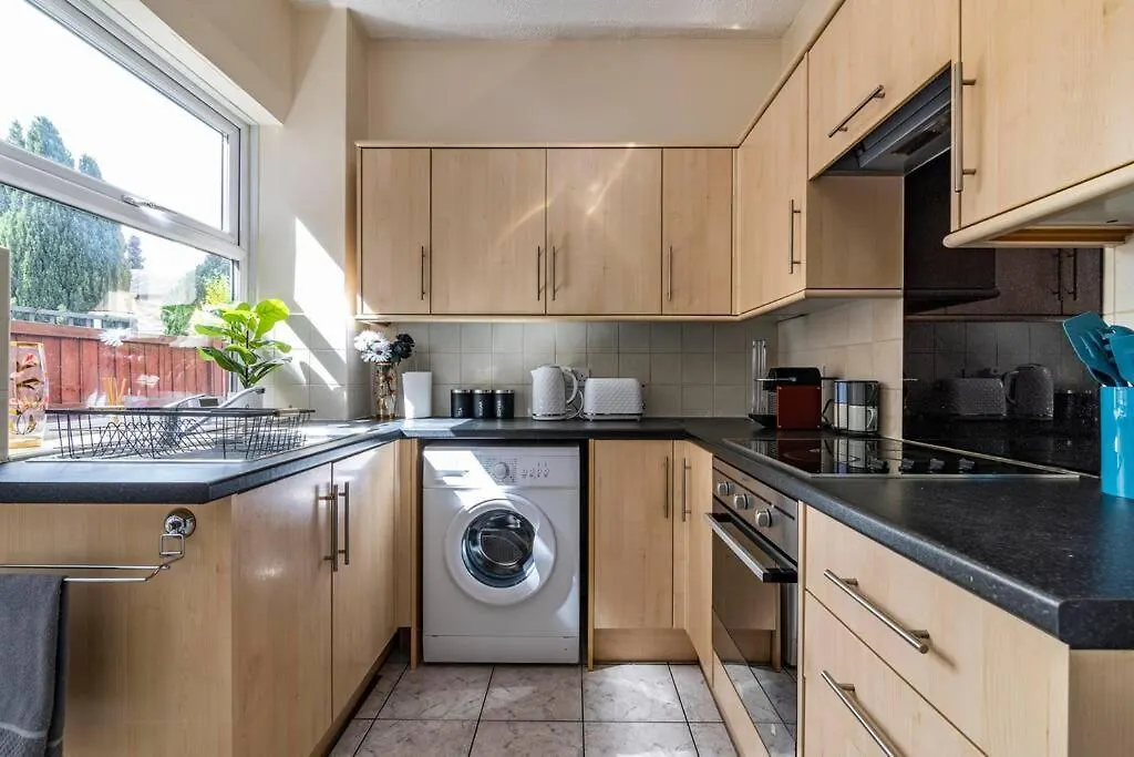 Traditional Quiet Townhouse With Two Bedrooms And Private Garden Great For Airport Crew And Professionals Long Eaton United Kingdom