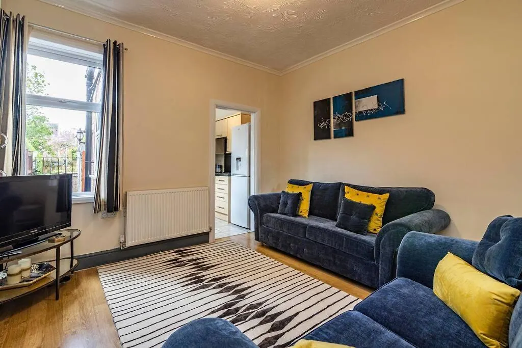 Traditional Quiet Townhouse With Two Bedrooms And Private Garden Great For Airport Crew And Professionals Long Eaton 0*,  United Kingdom